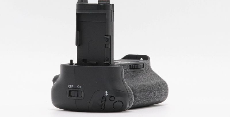 Canon BG-E11 Battery Grip for Canon 5D Mark III อดีตประกันศูนย์ [รับประกัน 1 เดือน]