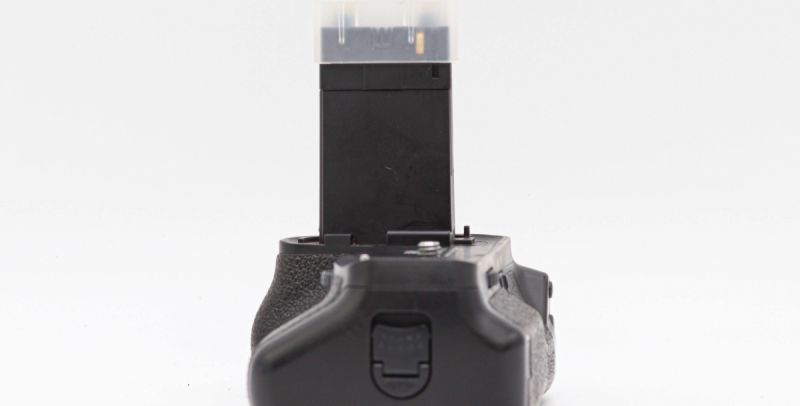 Vertax E13 Grip Battery For Canon 6D [รับประกัน 1 เดือน]