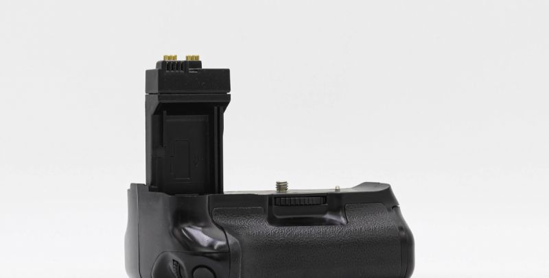 Aputure Battery Grip BP-E8 for Canon EOS 550D,600D [รับประกัน 1 เดือน]